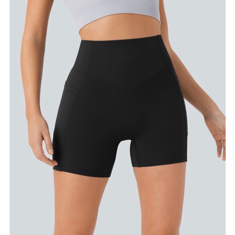 NWT Halara UltraSculpt High Waisted Scrunch Butt Lifting Tummy Control shorts